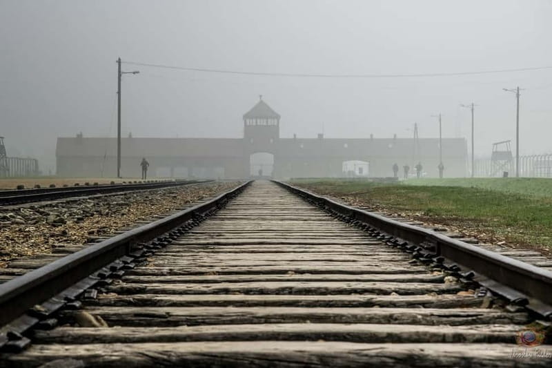 Krakow: Last Minute Auschwitz-Birkenau Guided Tour - Leaving Krakow for Oświęcim