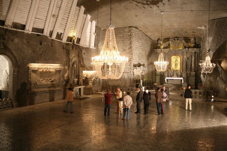 Krakow: Lazy Catamaran River Cruise and Salt Mine Group Tour - Meeting the boat at Paulinska