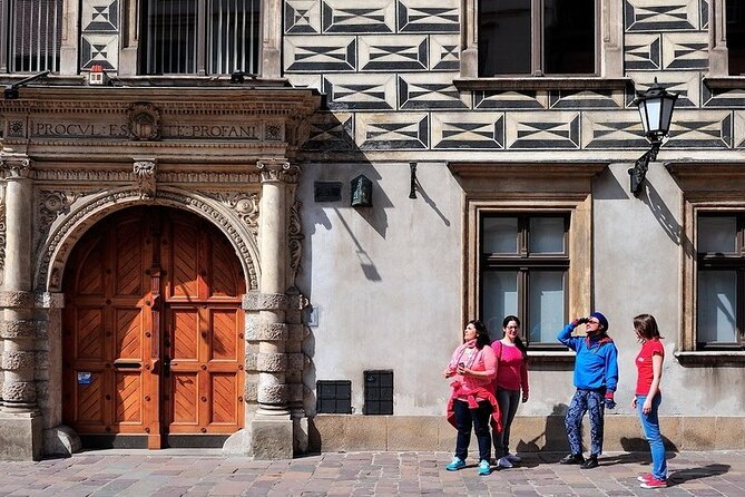 Krakow Morning Walking Tour with Traditional Polish Breakfast - Sukiennice, Krakow’s old trading hall