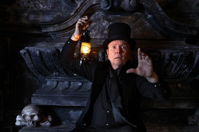 Krakow Night Tour: Ghosts, Vampires and Legends of the Old Town - Why the guide matters more than the route