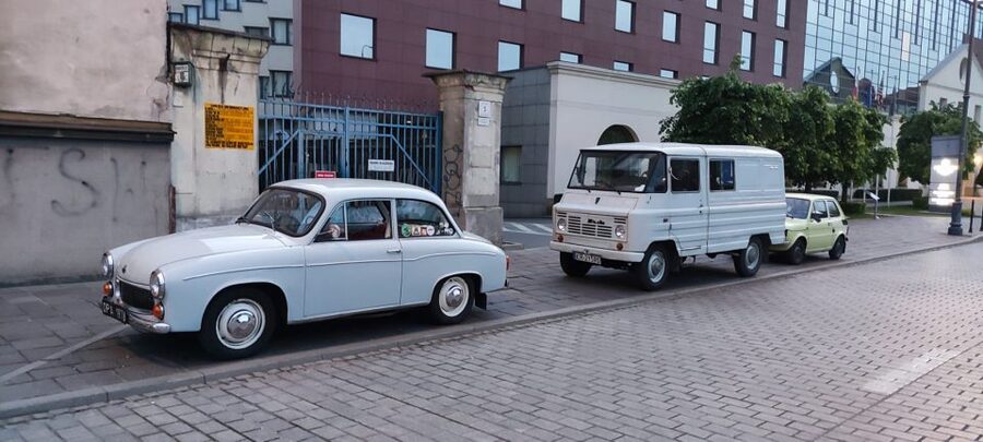 Krakow: Nowa Huta Guided Tour in Vintage Car - Roses Avenue and the missing Lenin statue