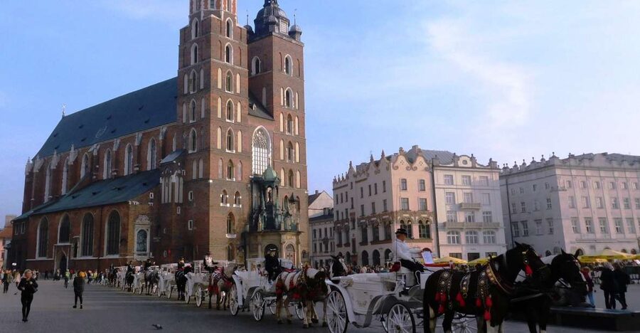 Krakow Old Town and Jewish Quarter in one guided walk - University streets and Krakow’s Pope’s Window
