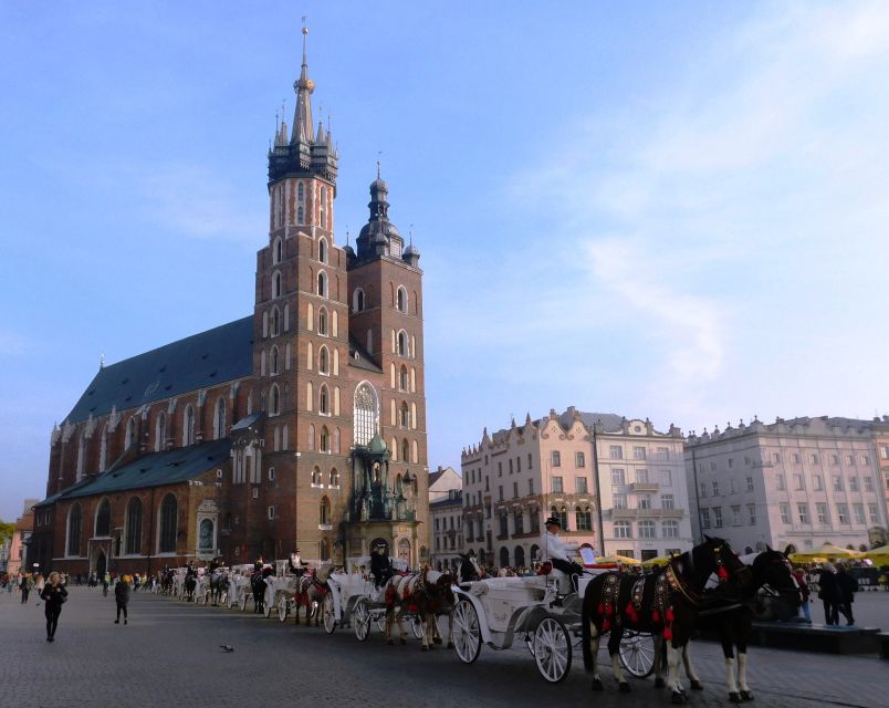 Krakow Old Town and Jewish Quarter in one guided walk - Entering Kazimierz, Krakow’s former independent city