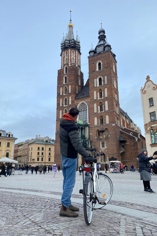 Krakow: Old Town and Kazimierz Guided Bike Tour - The wartime route to Schindler’s factory
