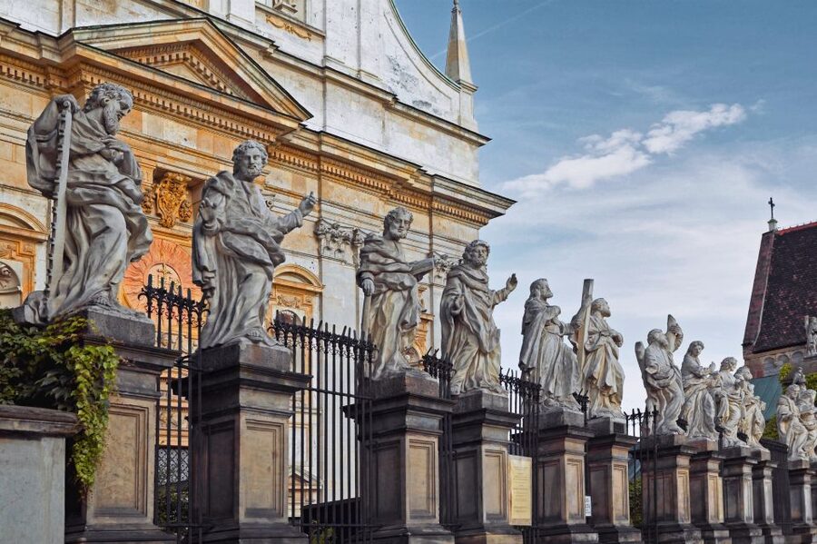 Krakow: Old Town Audioguided walking Tour - Value at about $4.61 per person