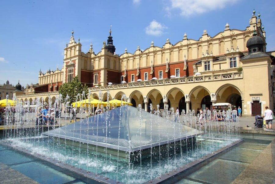 Krakow: Old Town City Tour in a Golf Cart - Wawel and the Gothic Franciscan Monastery
