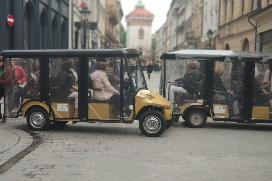 Krakow: Old Town, Ghetto, and Kazimierz Golf Cart Tour - Meeting point and practical planning