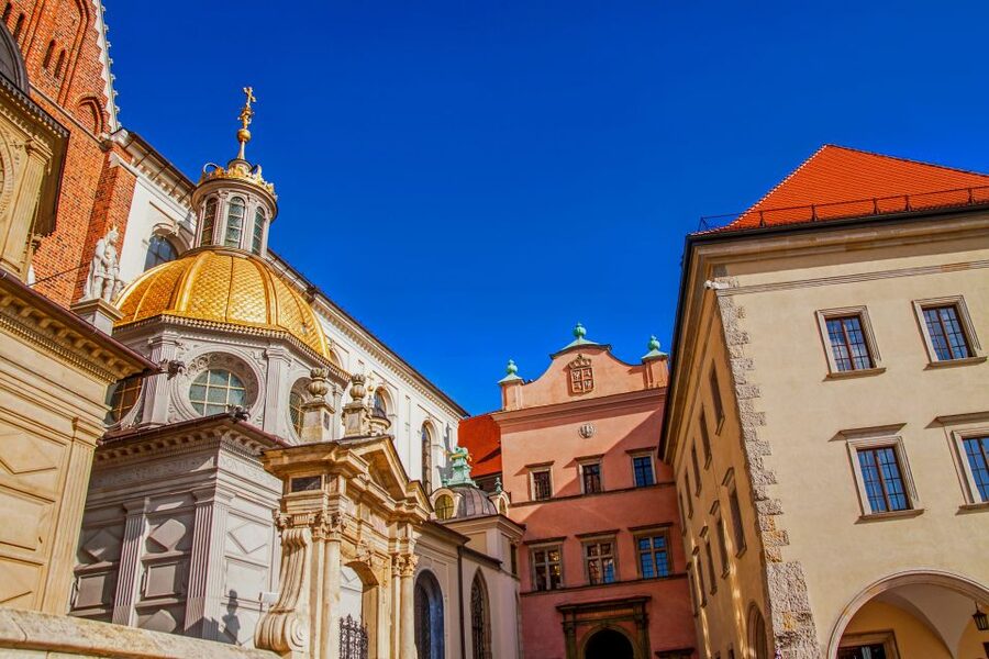 Krakow: Old Town Guided Walking Tour - Meeting point and small practical details