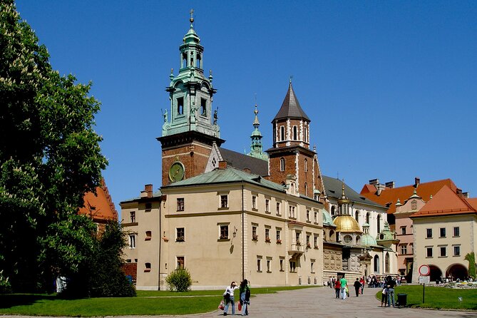 Krakow: Old Town, Jewish Kazimierz and Ghetto Sightseeing by Electric Golf Cart - The Słowacki Theatre and medieval defenses