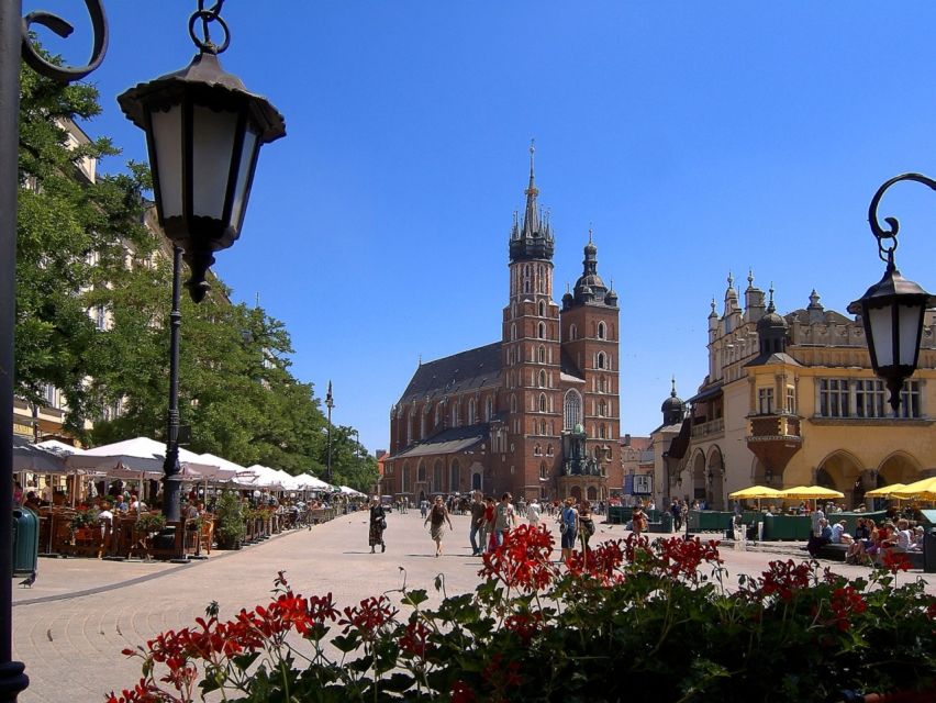 Krakow: Old Town Private Guided Walking Tour - Wawel Hill, royal power, and the cathedral