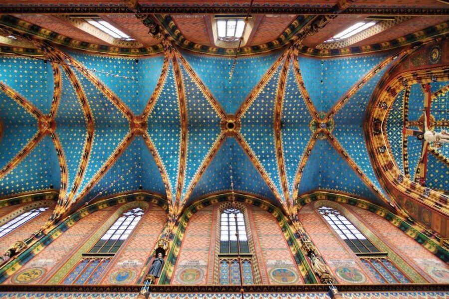 Krakow: Old Town short walk with St. Mary's Basilica visit - My call: book it for a focused first look