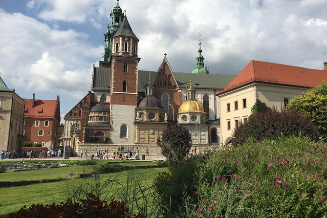 Krakow Old Town Walking Tour - Krakow’s dragon, a small finish with local character