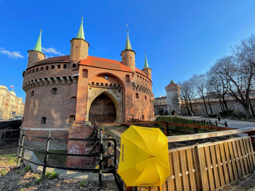 Kraków: Old Town & Wawel Castle Walking Tour in English - Main Market Square and St. Mary’s Basilica