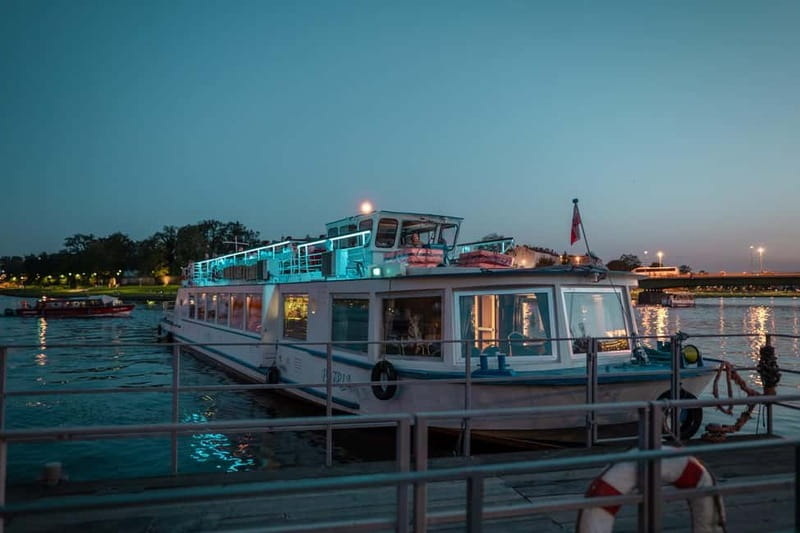 Krakow: Private Evening Boat Tour - Wawel Castle from the water