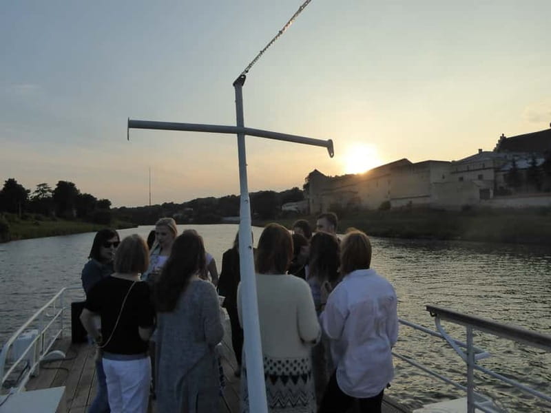 Krakow: Private Evening Boat Tour - Bridges and the Jewish district after dark