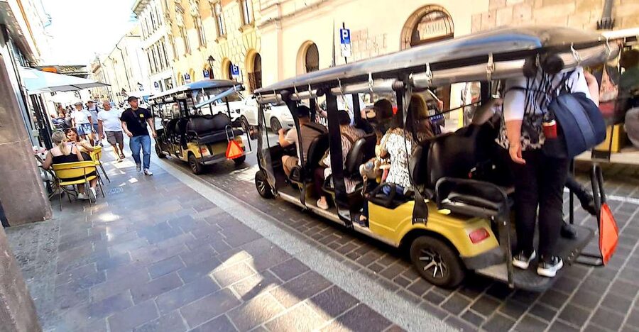 Krakow: Private Panoramic Tour by Golf Cart with Audio Guide - Kazimierz and the surviving Jewish landmarks