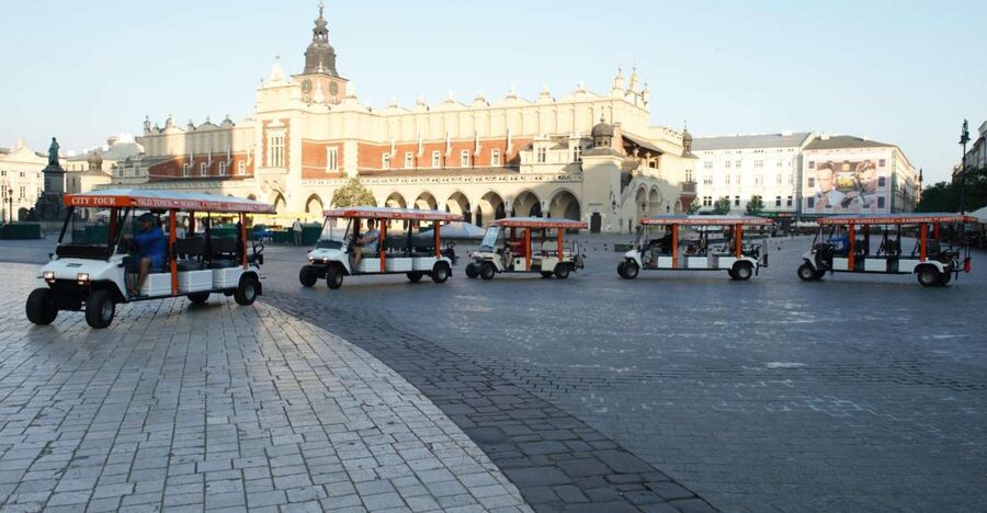 Krakow: Private Sightseeing by Electric Car - Audio Commentary and the Role of the Driver