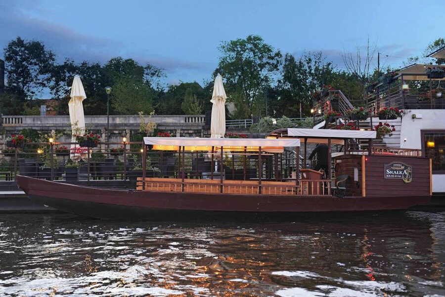 Krakow: Private Traditional Gondola Cruise - Why a Krakow gondola makes sense