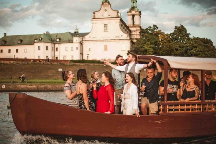 Krakow: Private Traditional Gondola Cruise - The Pauline monastery on the Rock