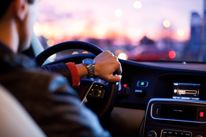 Krakow: Private Transfer to/from Krakow Airport (KRK) - Arriving at Krakow Airport with a name-board pickup