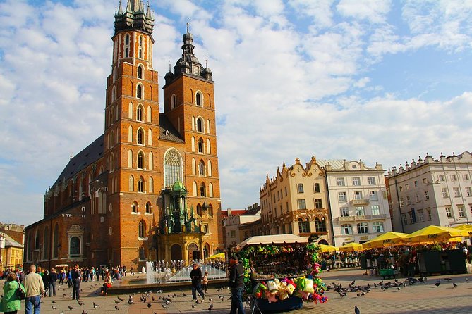 Krakow Private Walking Tour - Wawel Castle and the cathedral area
