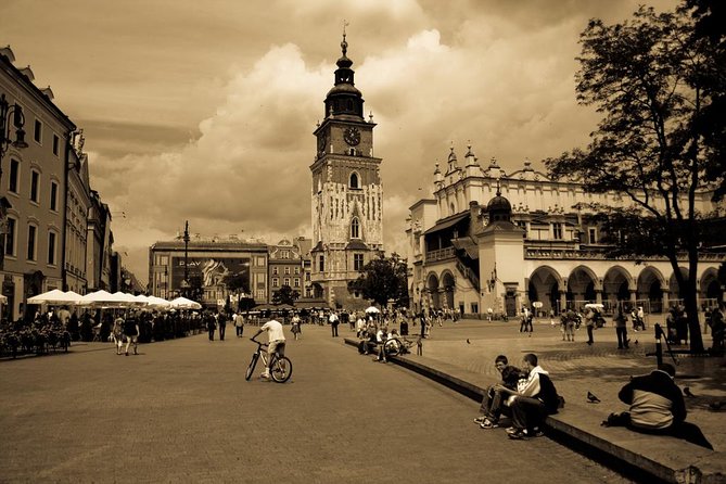 Krakow Private Walking Tour - Starting at Rynek Glowny, Krakow’s grand front room