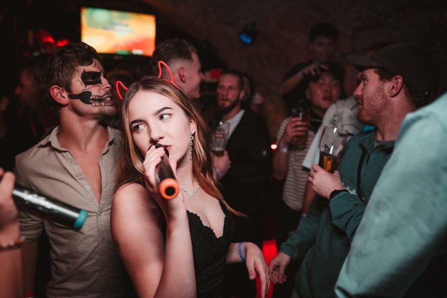 Krakow: Pub Crawl with 1 Hour of Unlimited Alcoholic Drinks - Who will enjoy this Krakow night