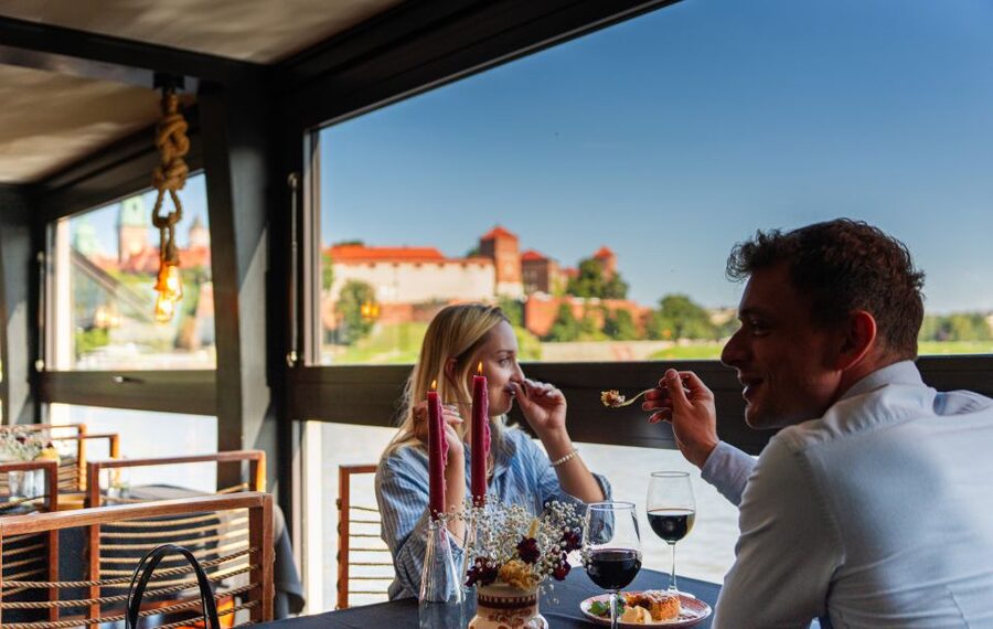 Krakow: Romantic Dinner with a Cruise on the Vistula River - The cruise from Most Dębnicki