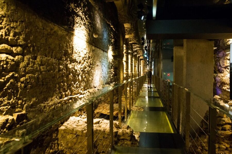Krakow: Rynek Underground Museum Guided Tour - Multimedia That Helps Bring the Ruins to Life