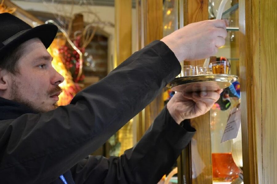 Krakow's Local Flavor: Craft Beer and Street Food with Guide - Walk past monuments between the bites