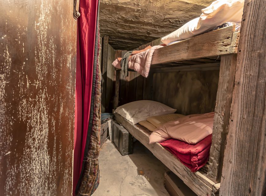 Krakow: Schindler's Factory Guided Tour - Why a guided tour helps, and where it can frustrate