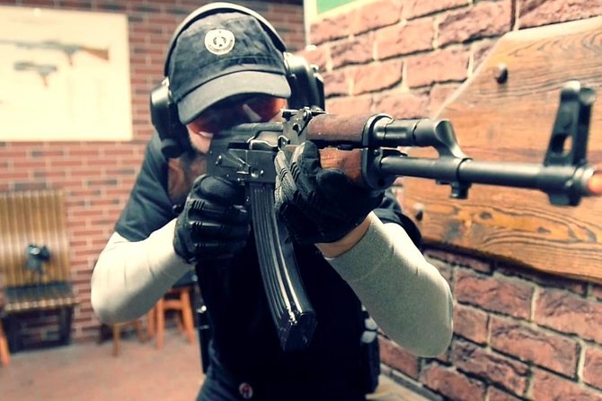Krakow: Shooting Range - Small Group/Private Options - Small-group atmosphere, with room for different comfort levels