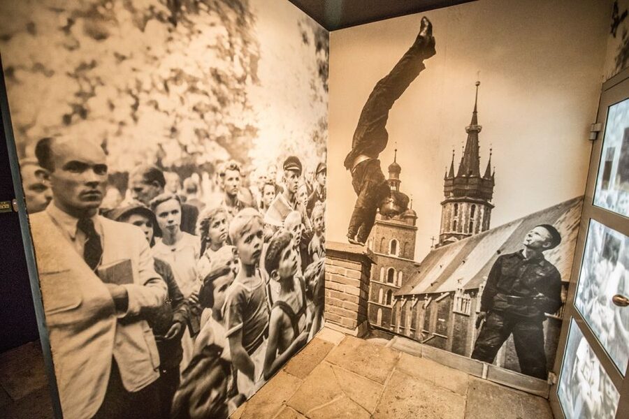 Krakow: Short Cruise and Schindler's Factory Guided Tour - Timing, comfort, and the two-part schedule
