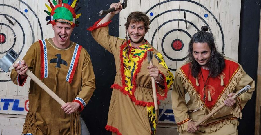Kraków: Shurikens, Kunais, Knives, Tomahawks, Axes, Shooting - What makes this Kraków activity different
