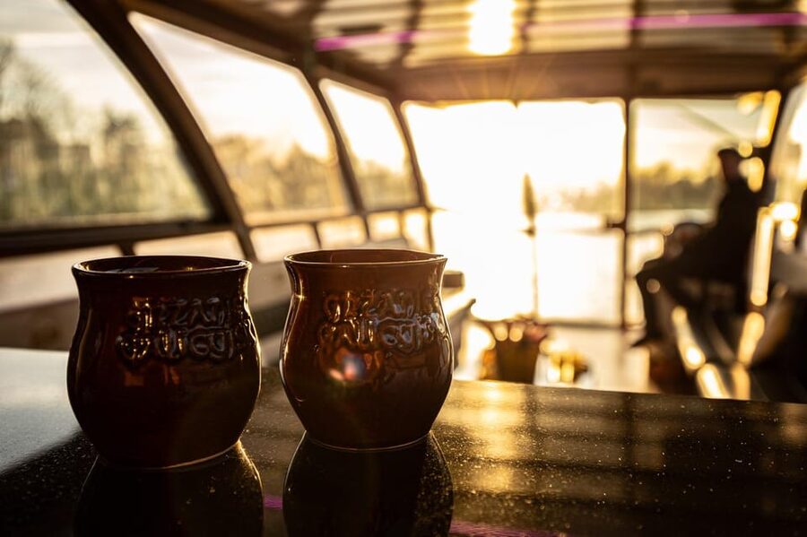 Krakow: Sightseeing Cruise on Vistula River with Audio Guide - What the audio guide adds