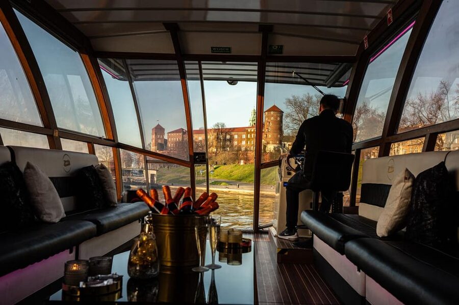 Krakow: Sightseeing Cruise on Vistula River with Audio Guide - Norbertine convent and Kościuszko Mound