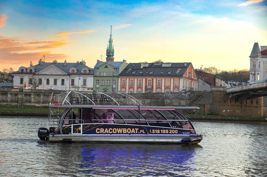 Krakow: Sightseeing Cruise on Vistula River with Audio Guide - St. Joseph’s Church and the return to the dock