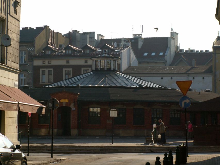 Krakow: Skip-the-line Oskar Schindler’s Museum Private Tour - Timing, meeting details, and languages