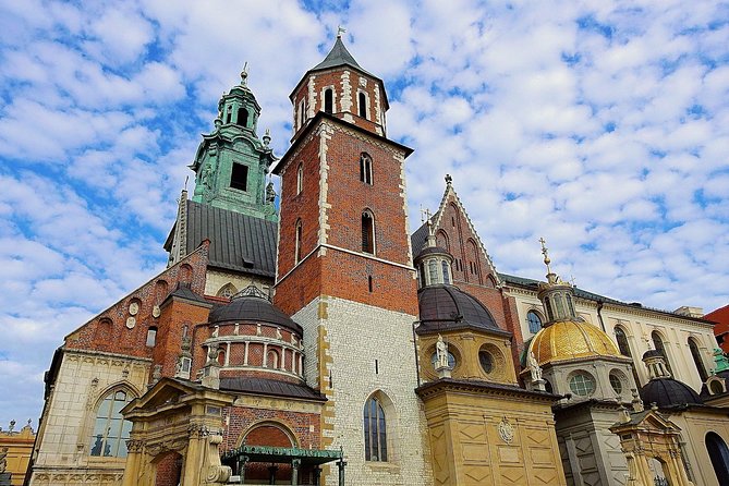 Krakow Skip The Line Wawel Castle and Cathedral Private Tour - What the Private Guides Add