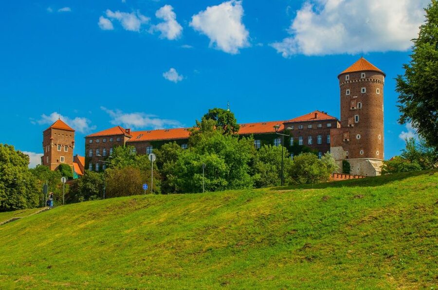 Krakow: Skip the Line Wawel Castle & Cathedral Private Tour - Adding Wawel Cathedral for the full three hours