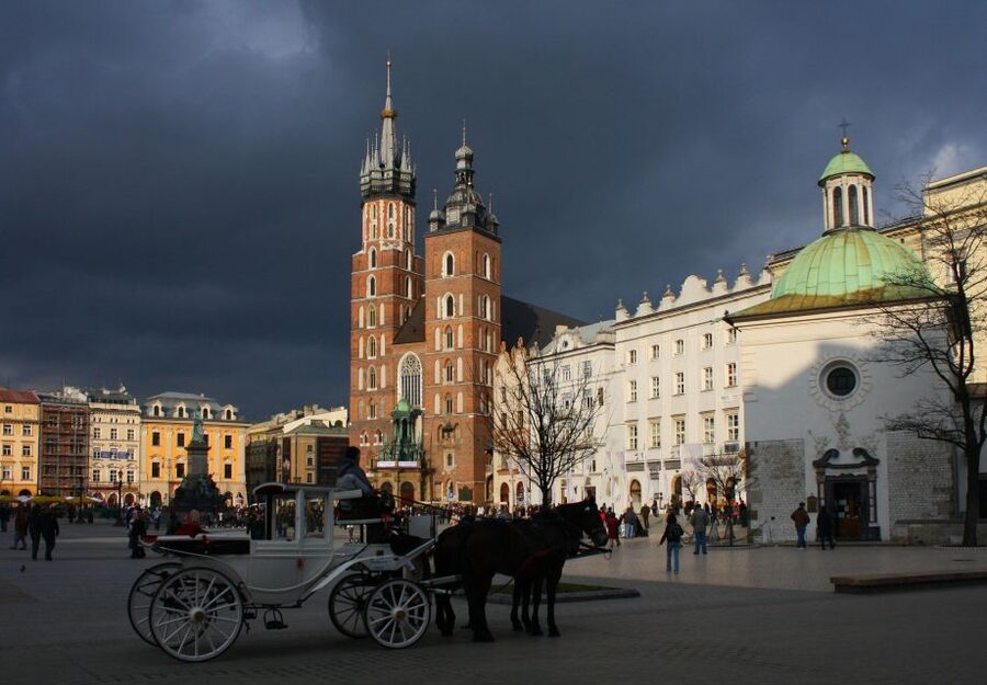 Krakow: Skip-the-Line Wawel Castle & Old Town Guided Tour - Is $196 a Fair Price?