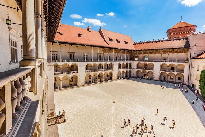 Krakow Skip The Line Wawel Castle & Old Town Guided Tour - What the guide adds to the experience