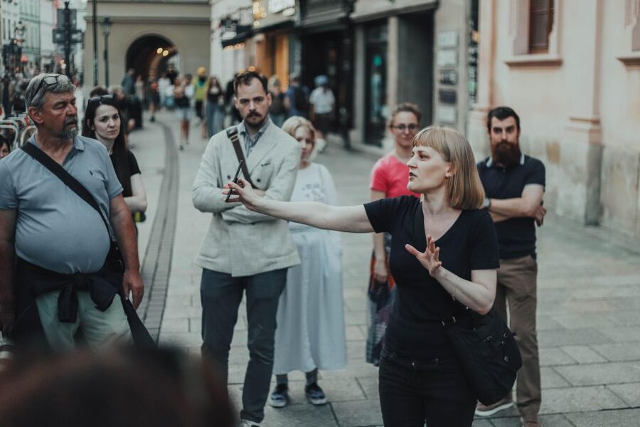 Krakow: Spooky Tales Guided Walking Tour - Cobblestones, alleys, and the executioner’s house