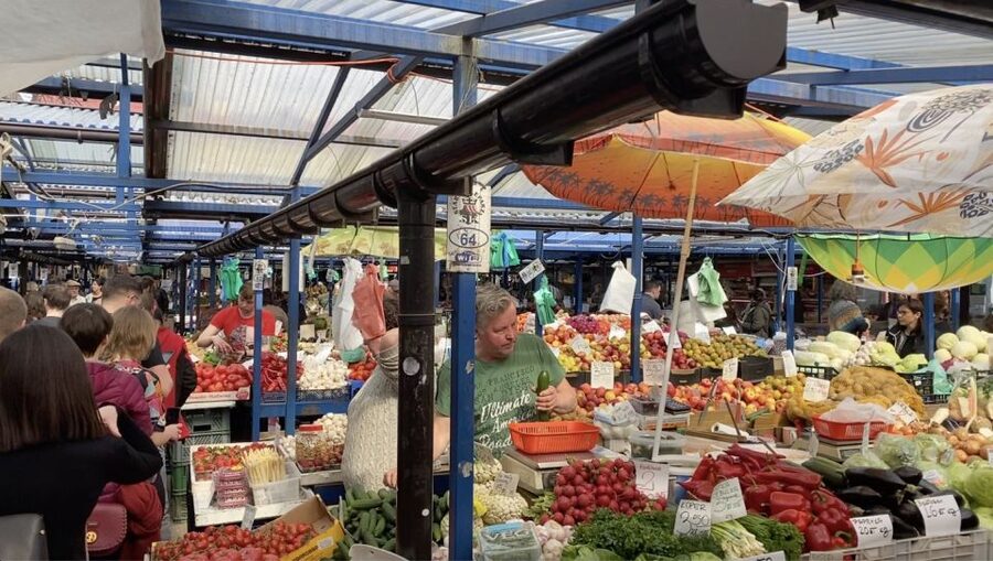 Kraków: Street Food and Historical Adventure - Stary Kleparz brings the tour closer to daily life