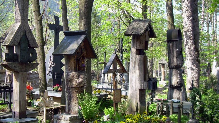 Krakow: Tatra Mountains and Zakopane Full-Day Private Tour - Chocholow is the quieter final stop