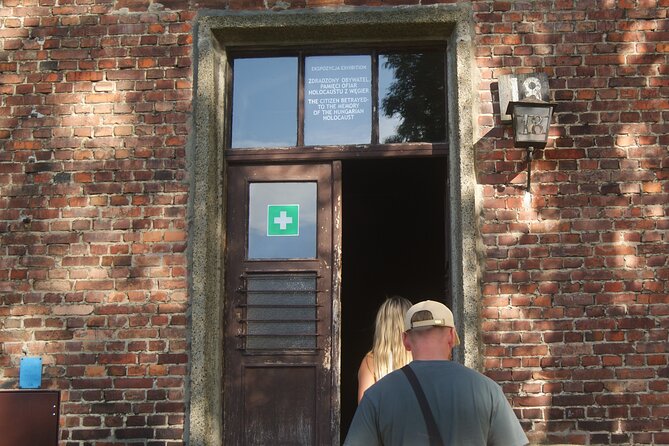 Krakow to Auschwitz Birkenau and Salt Mine 1 Day Tour - Food, breaks, and what to carry