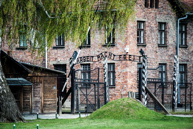 Krakow to Auschwitz Birkenau Guided Tour with Ticket and Transfer - Pickup changes and the real cancellation risk