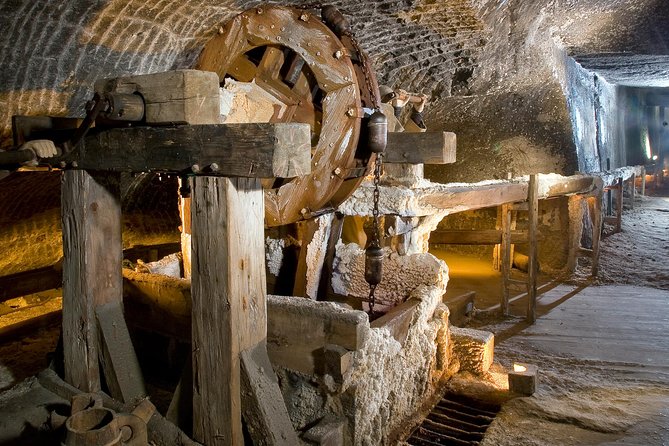 Krakow to Wieliczka: Salt Mine Guided Tour with Ticket & Transfer - The descent begins with 64 meters of stairs