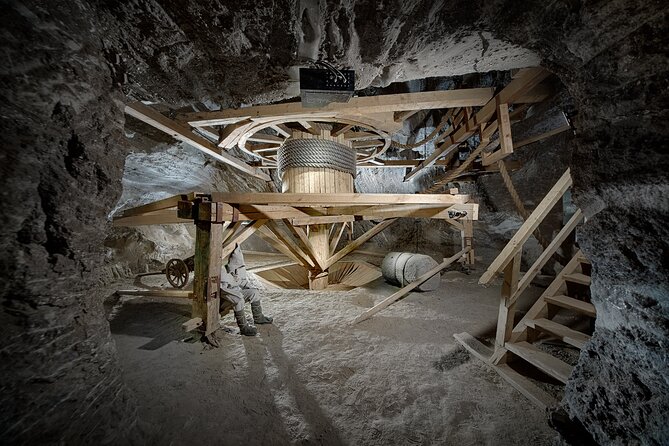 Krakow: UNESCO Bochnia Salt Mine Tour & Boat Expedition - The small mining train