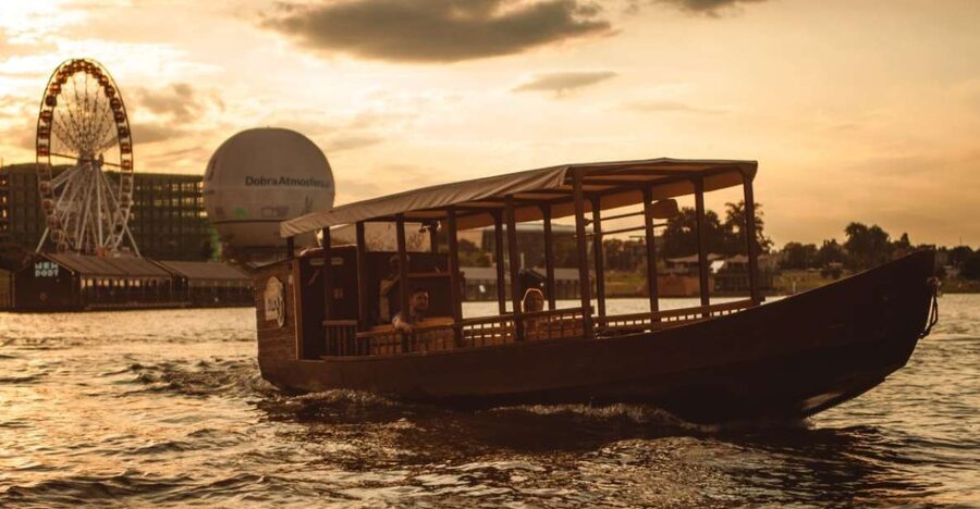 Krakow: Vistula Night Cruise by Gondola w/ Audio Commentary - Setting out from Kazimierz